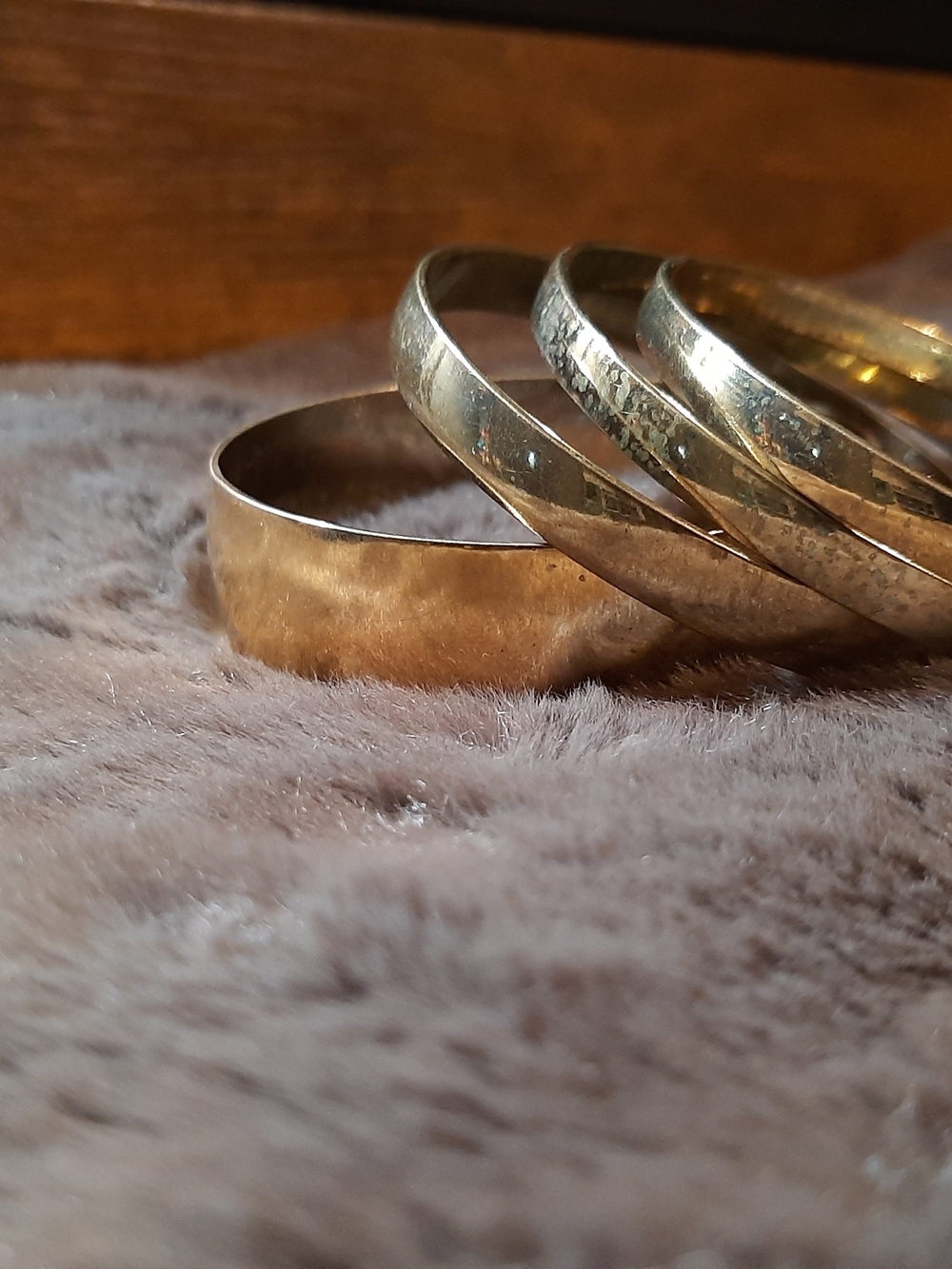 Gold Tone Women's Bangle Bracelet Set
